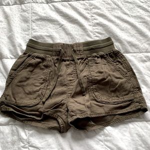 Green Cargo Shorts Garage